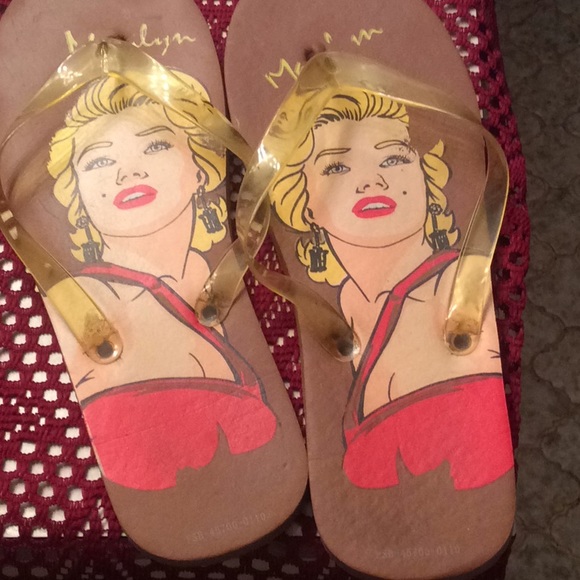 Flip Flops...Marilyn’s - Picture 1 of 2